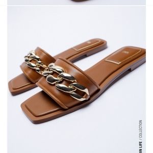 Zara* Flat Leather Sandal with Chunky Chain